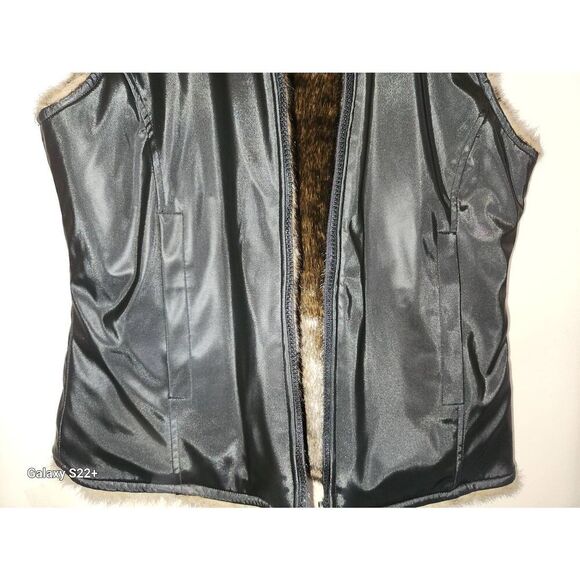 V12  Braetan Polyvinyl and Faux Fur Black and Brown Reversable Vest - Picture 6 of 8